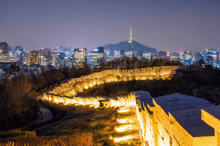 南韩首尔和南山首尔塔的城市景观夜景