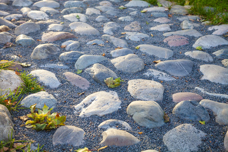 路面公园石头图片