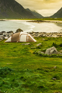 挪威Lofoten海滨帐篷