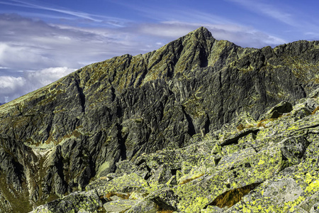 高塔塔拉斯晴山秋景