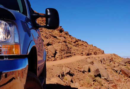 自然 卡车 沙漠 污垢 岩石 运输 天空 巨石 旅行 冒险