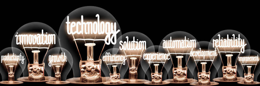 科技创新理念的灯泡图片