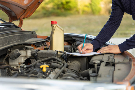 机油盖汽车维修,机油和滤清器更换保养照片