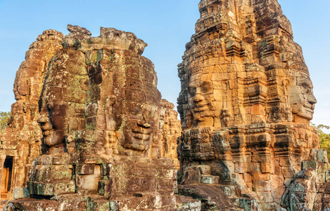 巴音寺石塔景观