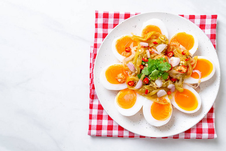 Soft Boiled Eggs Spicy Salad 