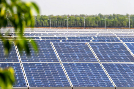 太阳能板发电清洁能源图片