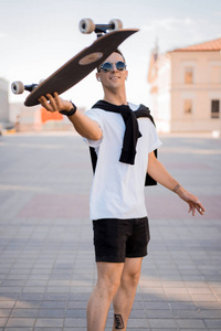 滑板运动员 文化 青少年 夏天 锻炼 寄宿 牛仔裤 公园