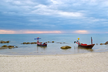 古老的 海岸 海滩 旅行 海湾 旅游业 夏天 风景 天空