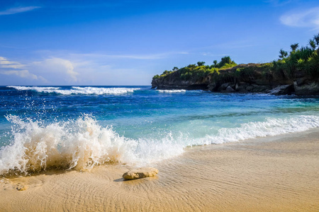 印尼巴厘岛努萨莱姆邦根岛梦想海滩