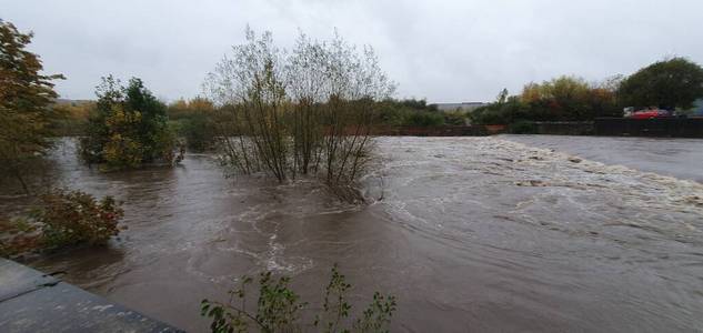 7th November 2019  Sheffield floods and the river Don breaks it