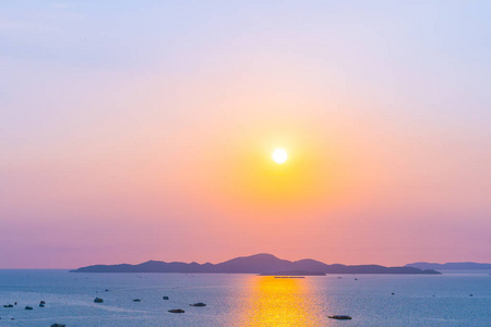 泰国芭堤雅市周围美丽的海洋景观