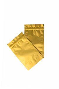 金色金属袋茶叶和咖啡隔离白色背景。空空白箔包装模板模型。