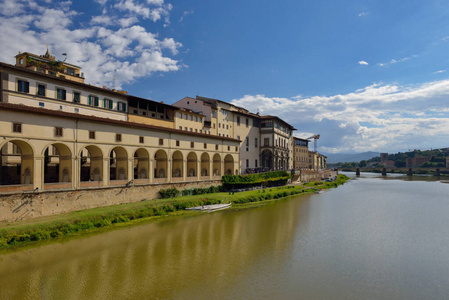 意大利佛罗伦萨的阿诺河和美丽的建筑。
