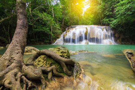 风景 美丽的 小溪 春天 运动 森林 泰国 伊拉旺 放松