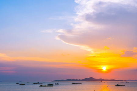 泰国芭堤雅市周围美丽的海洋景观