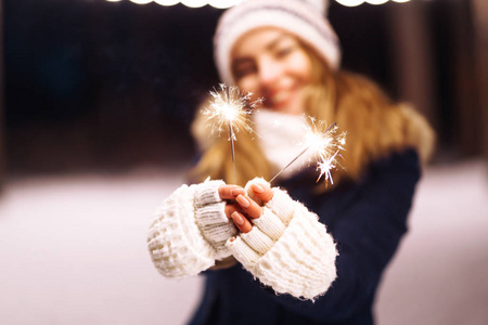 火花 天气 假期 手套 快乐 女士 庆祝 可爱的 降雪 圣诞节