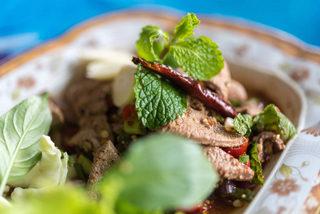 辣猪肝沙拉是泰国的一种食物