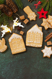 圣诞姜饼饼干和烘焙配料。库利纳