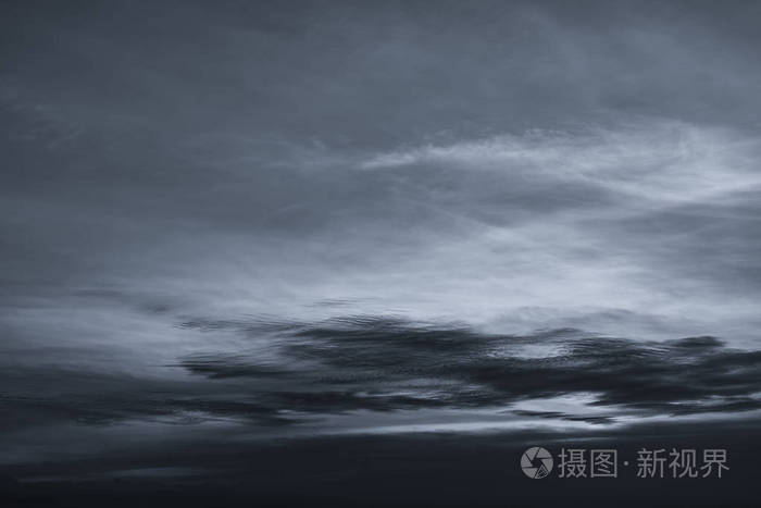 乌云密布 死亡与悲伤概念的背景 灰色的天空和蓬松的白云 雷雨密布的天空 阴郁的天空 自然背景 抽象的背景 云 景 照片 正版商用图片25p29u 摄图新视界