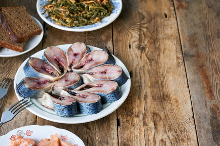 香薄荷 咸咸的 鲱鱼 营养 午餐 美味的 盘子 腌制 海鲜