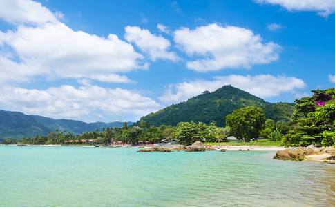 泰国苏梅岛美丽的热带海滩，碧绿的海水