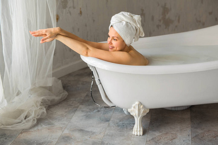 治疗 洗澡 放松 浴室 水疗中心 美丽的 泡沫 奢侈 漂亮的