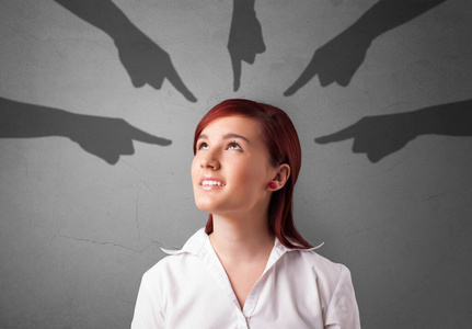 指手画脚的学生概念照片