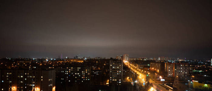 城市夜景。夜色中的城市