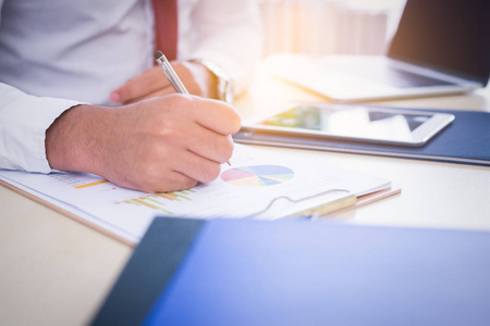 上班族是一个敬业勤奋的人.照片