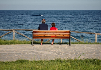 海滩 长凳 假期 地平线 码头 天空 放松 女人 夫妇 闲暇