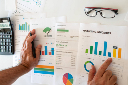 策略 成功 管理 图表 项目 文件 会议 利润 市场营销