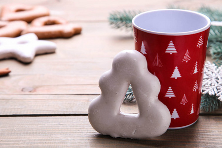 Gingerbread cookies and christmas cup 
