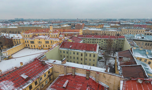 冬天的圣彼得堡，从上面俯瞰。
