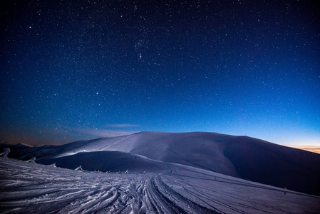 雪山美景