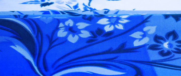 质地背景图案精致的蓝色丝质印花