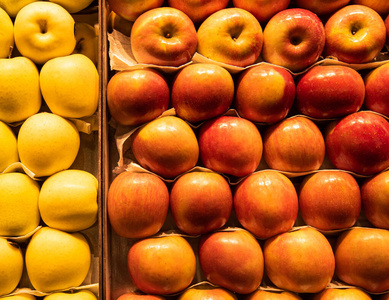 Group of healthy fresh apple fruits on a fruit market 