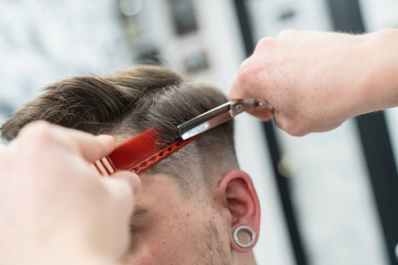 二月二现代理发图片