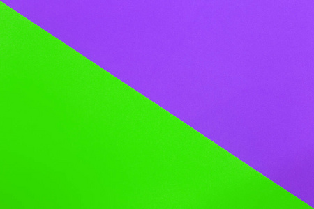 绿色和紫色的纸板艺术纸.照片