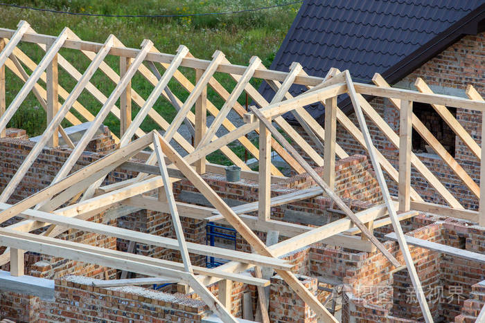 在建木屋顶砖房