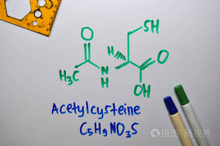 在白板上写上乙酰半胱氨酸 结构化学式 教育理念照片 正版商用图片25zbmu 摄图新视界
