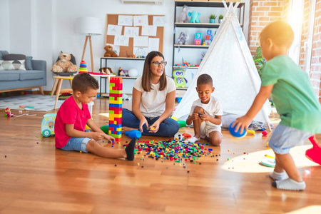 母亲 学校 美丽的 玩具 快乐 教学 儿童 幼儿园 幼儿