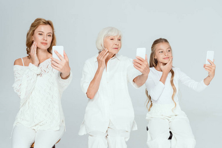 家庭 成人 可爱极了 女儿 智能手机 早产 触摸 祖母 连接
