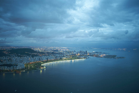 巴西里约热内卢港口和海岸夜景