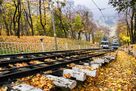 自然景观与基辅缆索。基辅，乌克兰。2019年10月