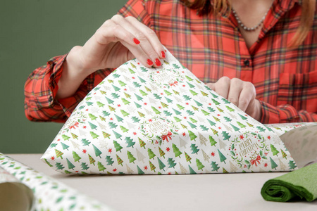 创造力 准备 新的 工艺 惊喜 冬天 桌子 包裹 圣诞节