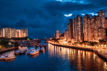 香港阿伯丁，从鸭蕾洲大桥看夜景