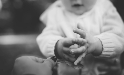 安全 为人父母 手指 甜的 持有 可爱的 宝贝 照顾 起源