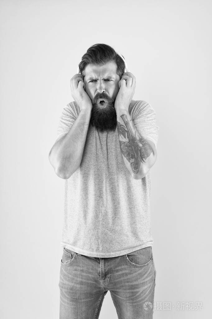 长胡子的人不喜欢音乐刺耳的声音人听音乐无线耳机均衡器设置可怕的