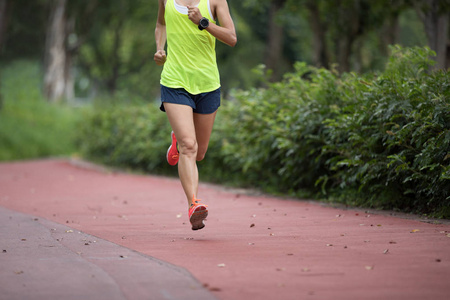 慢跑者 运行 轨道 运动 活力 跑步者 女孩 运动员 女运动员