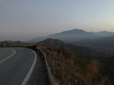 丘陵 攀登 空的 美丽的 范围 自由 岩石 旅行 地区 环境